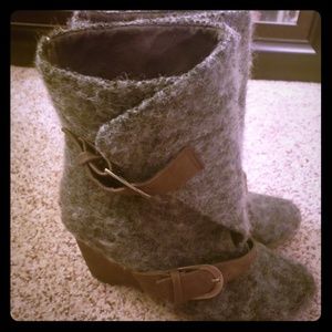 Mukluks gray boots